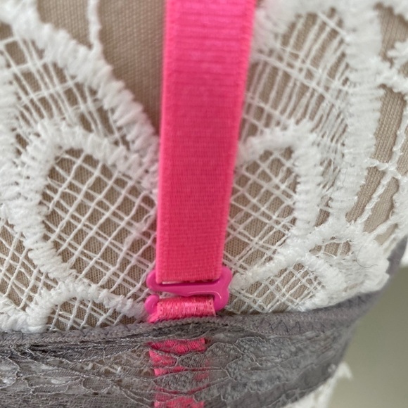 Victoria’s Secret Sexy little things... 32C Lace - Picture 6 of 8